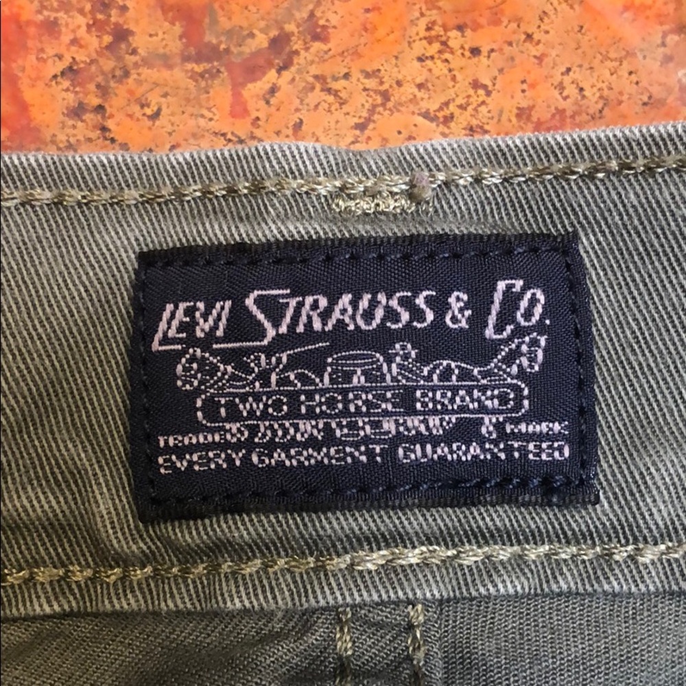 Levi’s - Picture 4 of 5